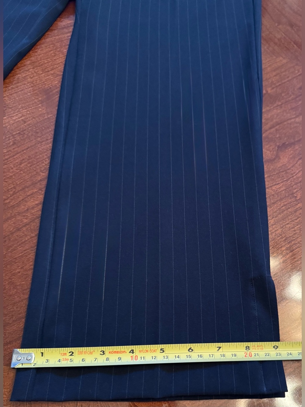Old Navy Capris Women's Black Pinstripe Capris Size 6 **NWT** - Picture 10 of 13